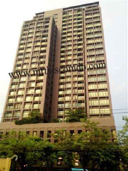 The Noble Reveal is located at the entrance of Ekamai Road, Sukhumvit Soi 63 and is only a
