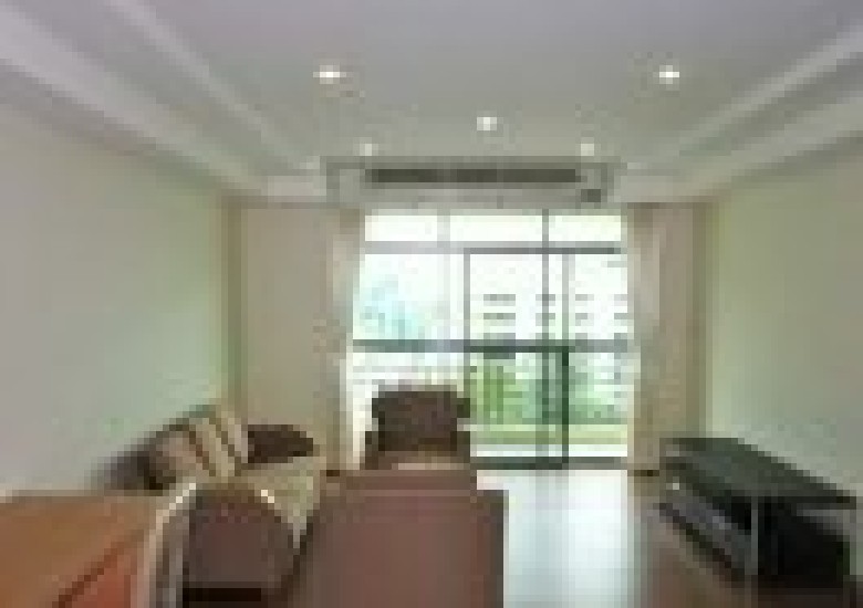 ͹ Royal Castle Condo for rent near BTS Phromphong around  600 m 3 bedroom 2 bat
