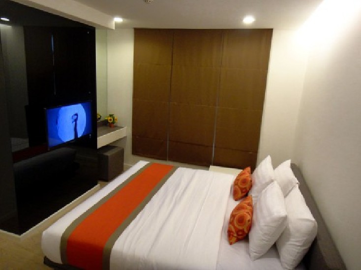 Ҥ͹ 15 Sukhumvit Residence Condo for rent close to  BTS Nana , Price 30000 bath  