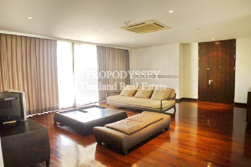 Apartment for rent at Ruamrudee House  Walking distance to Lumpini Park