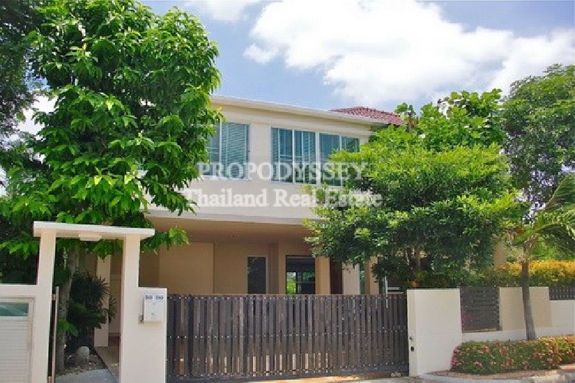 House in the villa for rent on Srinakarin road