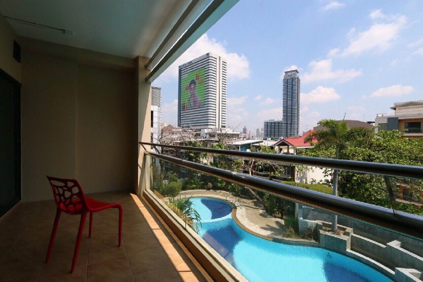 RC971540050 Fully furnished Condo for rent next to Asoke BTS 2BDS 2BATH 150 sqm 