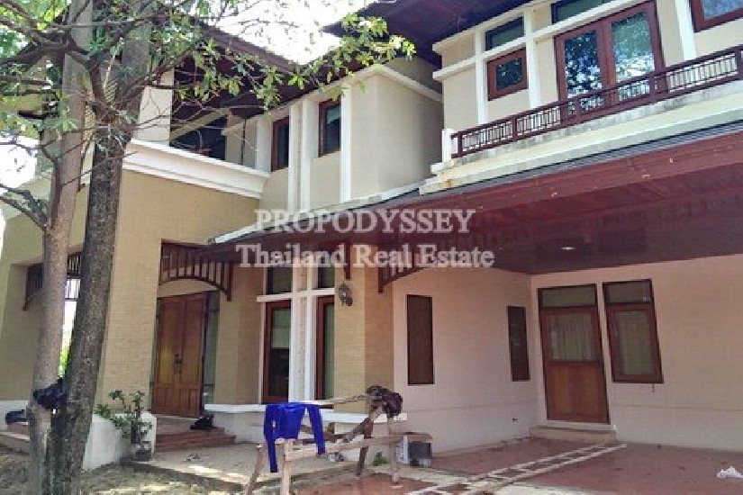 5 bedrooms stunning house for rent close to Bangkok Pattana School