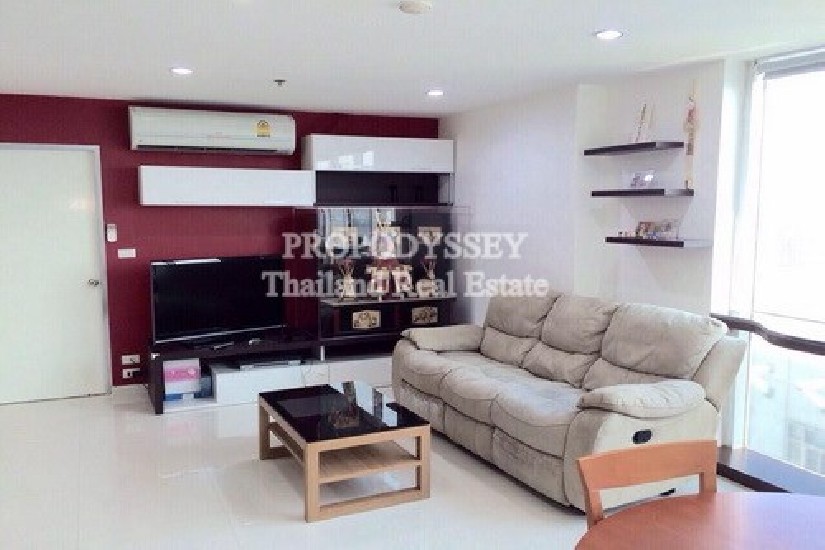 2 bedrooms at Asoke Place for rent.