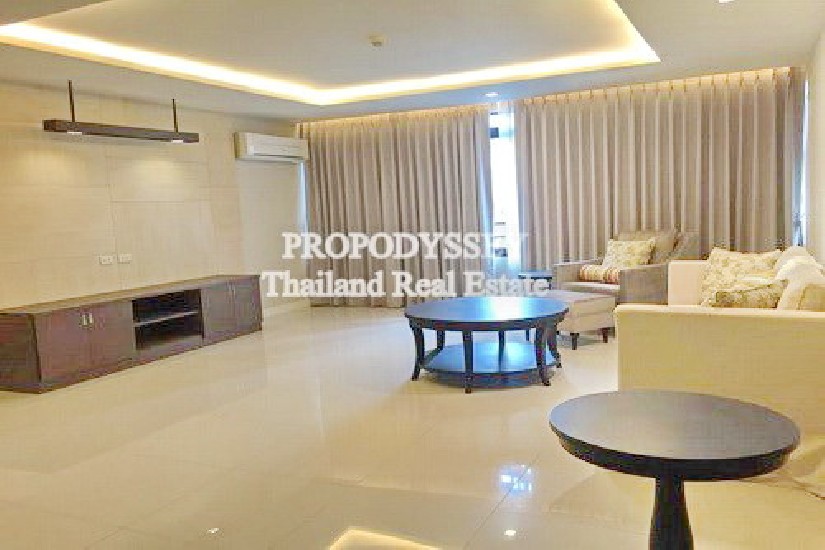 Newly Renovated 3 bedrooms apartment on Thonglor