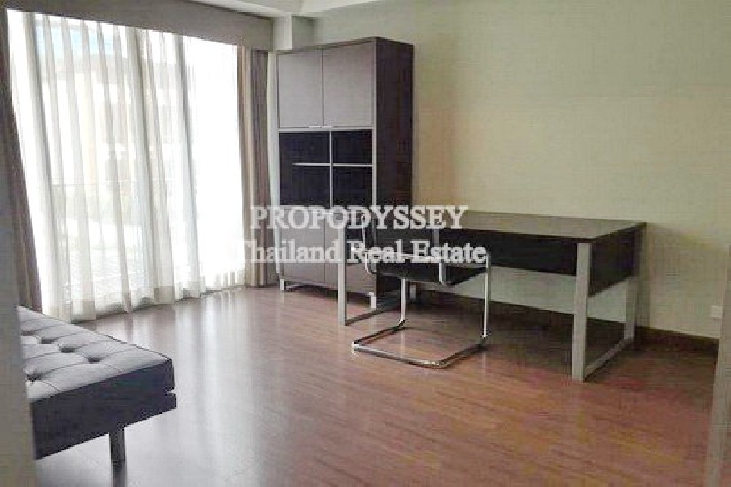 Very Privacy Apartment for rent close to Ekkamai BTS Station