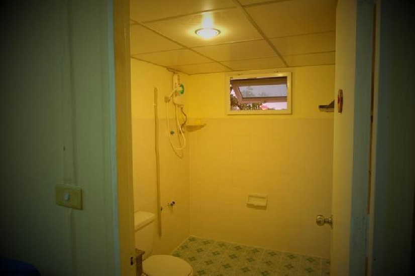 Cenjury Park Condominium 2 bedroom 1bathroom Soi Vibhavadi 22  Long living space 