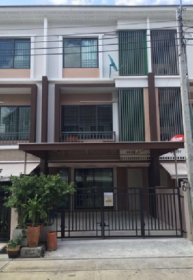 FOR RENT (Ѻ) The Private Sukhumvit 77 / 3 beds 4 baths 3 Storey / 25 Sqw.**35,000