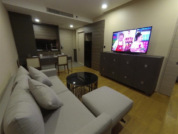 () FOR RENT KLASS LANGSUAN / 1 bed / 45 sqm.**45,000** Fully Furnished. BRAND NEW COND