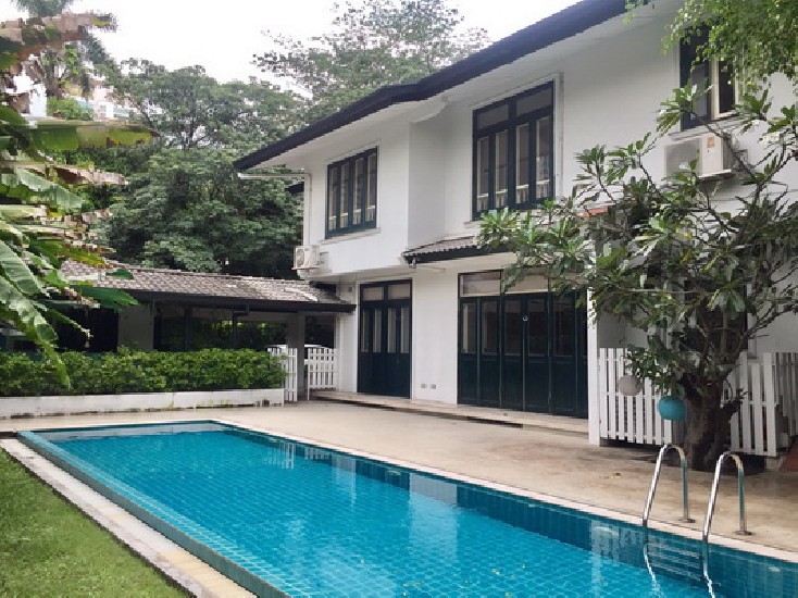 () FOR RENT HOUSE WITH PRIVATE POOL SUKHUMVIT 43 / 4 beds 5 baths 300 Sqw**200,000**