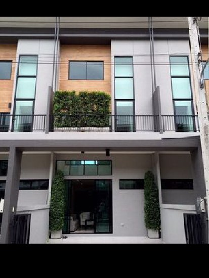 () FOR RENT ECO SPACE BANGNA KM.8 / 3 beds 3 baths 3 Storey / 22 Sqw.**30,000** Modern