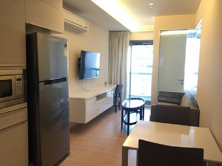 () FOR RENT H CONDO SUKHUMVIT 43 / 1 bed / 40 Sqm.**38,000** Modern Decorated. Fully F