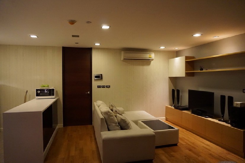 () FOR RENT QUAD SILOM / 1 bed / 60 Sqm.**35,000** Fully Furnished. Modern and Chic De
