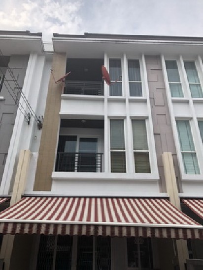 () FOR RENT S-SENSE RAMA 9-LADPRAO / 3 beds 3 baths / 20 Sqw.**35,000** Fully Furnishe