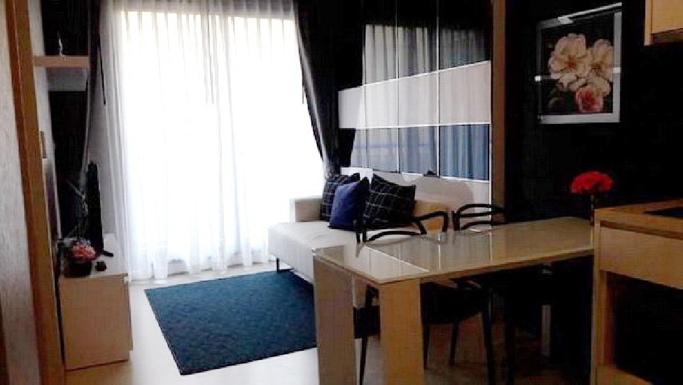 () FOR RENT RHYTHM SUKHUMVIT 42 / 1 bed / 35 Sqm.**29,000** Amazing Decorated. NEW CON