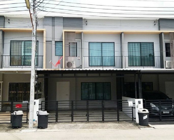 () FOR RENT THE CONNECT PATTANAKARN 38 / 3 beds 2 baths / 20 Sqw.**25,000** Fully Furn