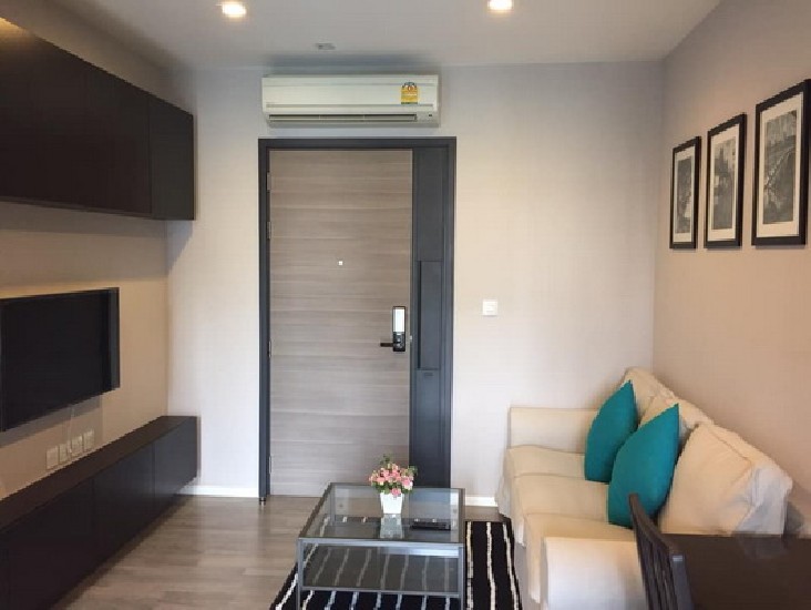 () FOR RENT THE ROOM SATHORN-ST.LOUIS / 1 bedroom / 35 Sqm.**23,000** 