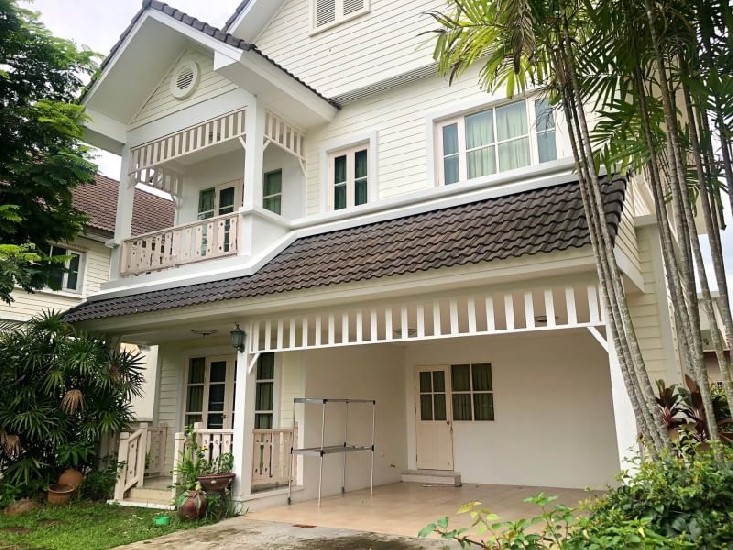 House  for rent near NIS International School, only 5 mins away.