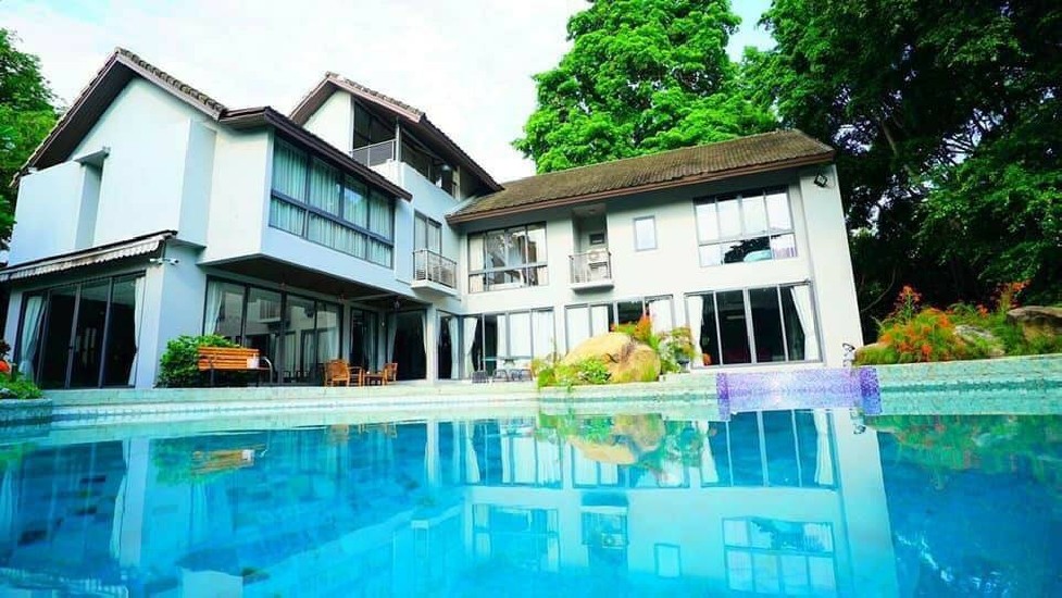 For Sale Super Large and Biggest House Selling at Nonthaburi, Tiwanon-Pathumthani  Super p