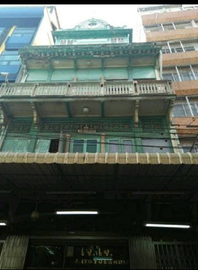 For Sale Chinese Antique Commercial Building in the middle of Chinatown  Suitable for Comm