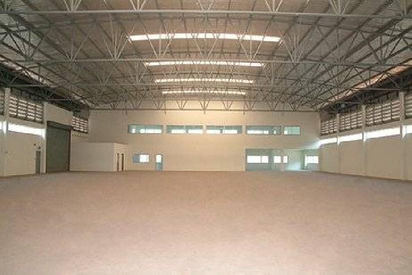 Amata Nakorn Industrial Estate Warehouse Factory for RENT 1.2 Rai   The warehouse is in Am