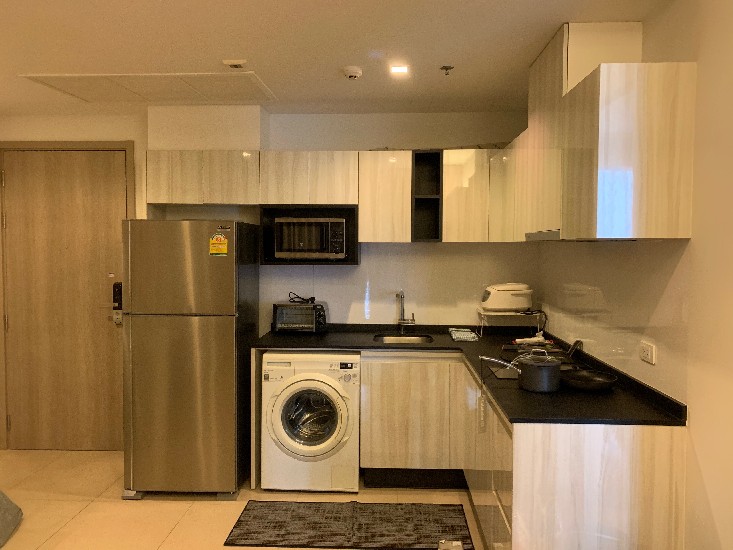 Unit available for rent @ HQ Thonglor condo 1 Bathroom + Bathtub   15+ Floors up   South v