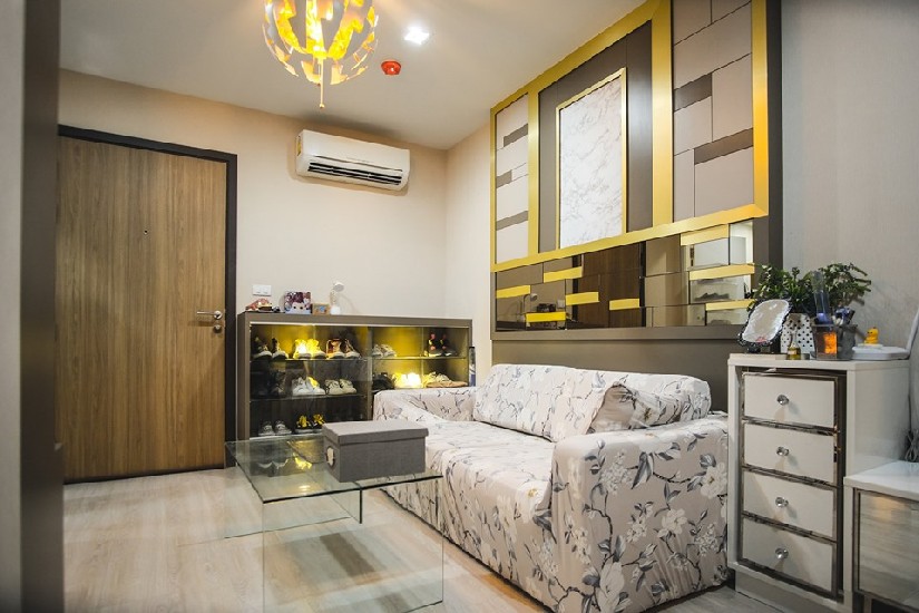 Condo Rama 4 Metroluxe Room 1 Bed Room size is 34.5 square meters