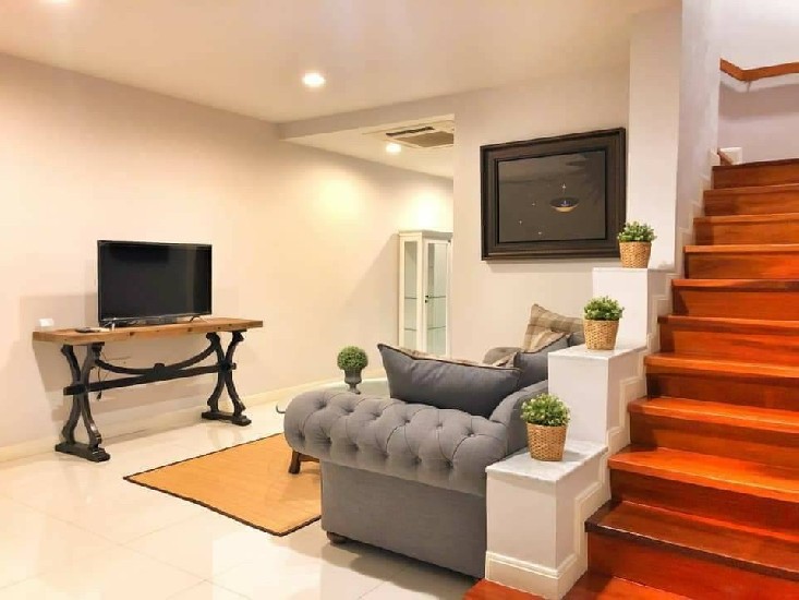 Townhouse in central of CBC at Asoke Sukhumvit soi 16  Nearby Asoke BTS