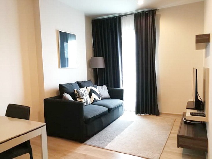 () FOR RENT CENTRIC HUAIKWANG STATION / 2 beds 2 baths / 60 Sqm.**32,000** Amazing Dec
