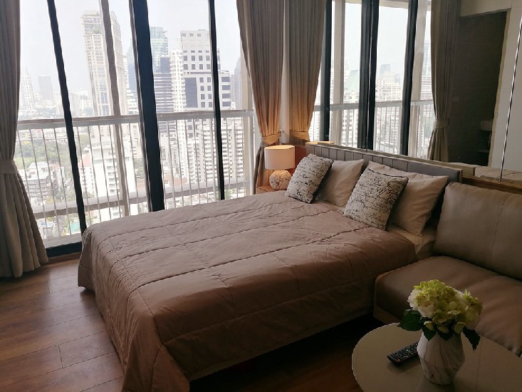 Condo Park 24 High Floors 1-1BR is now available for rent BTS Prompong