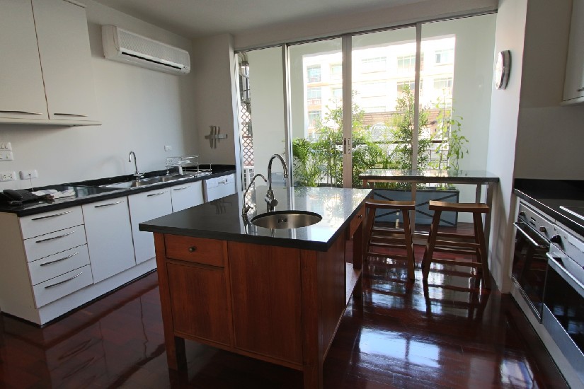 For Rent now Pet-Friendly Sathorn Panburi 4 Brs 4.5 Bas Apartment For Rent Pet-Friendly 	 
