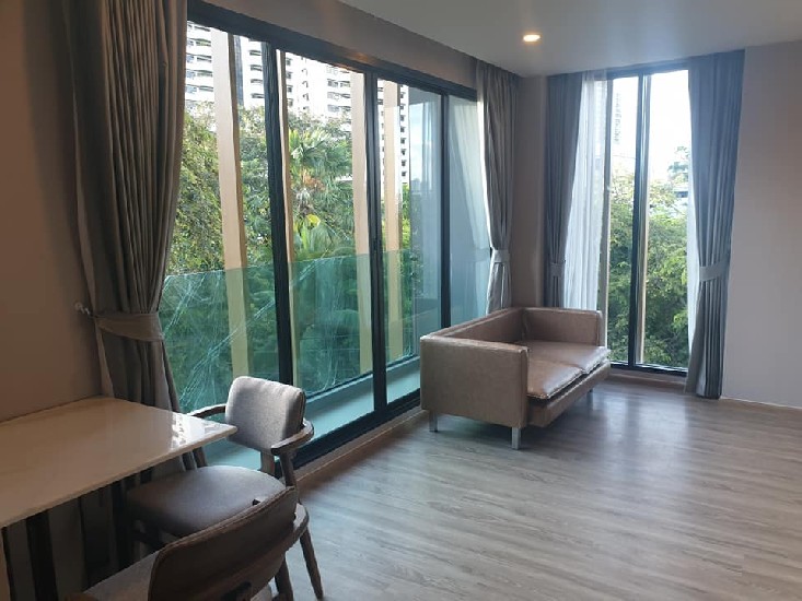 The Teak Sukhumvit 39 1-1BR Tub Short Trem Rental is 3 months to 1 year contract Furnished