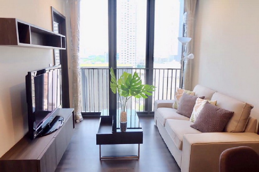 () FOR RENT THE LINE ASOKE RATCHADA / 1 bedroom / 35 Sqm.**23,000** Fully Furnished. 
