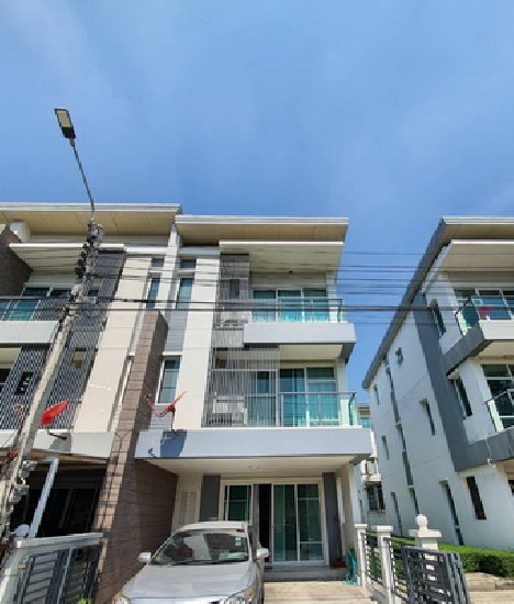 () FOR RENT TOWN AVENUE SRINAGARINDRA / 3 beds 4 baths / 22 Sqw.**35,000** 