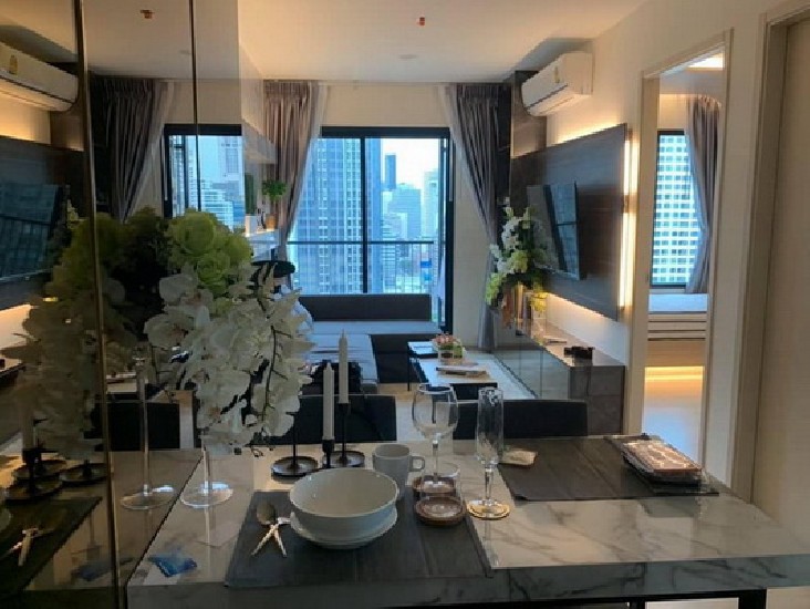 () FOR RENT LIFE ASOKE / 2 beds 2 baths / 55 Sqm.**35,000** Modern Decorated. 