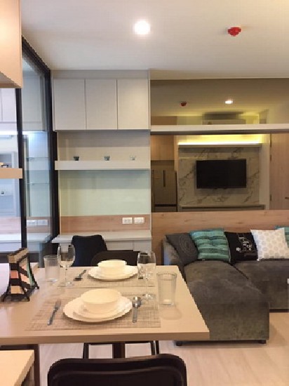 () FOR RENT LIFE ASOKE / 2 beds 1 bath / 36 Sqm.**20,000** High Floor. Fully Furnished