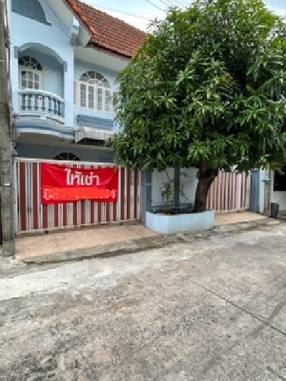  ҹὴ For rent pattanakarn townhouse 4 rooms 260 .
