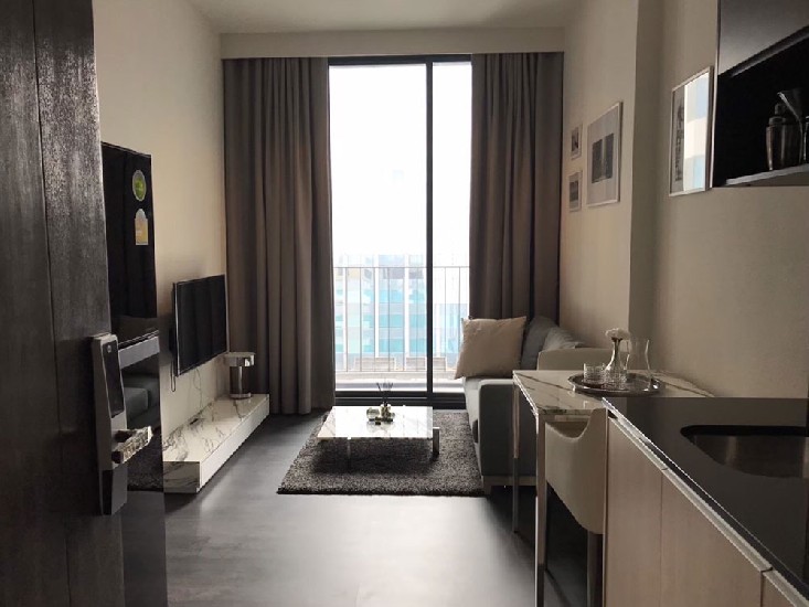 Bangkok, Asoke area condominium for sale, EDGE Sukhumvit 23, brand new room,  never lease