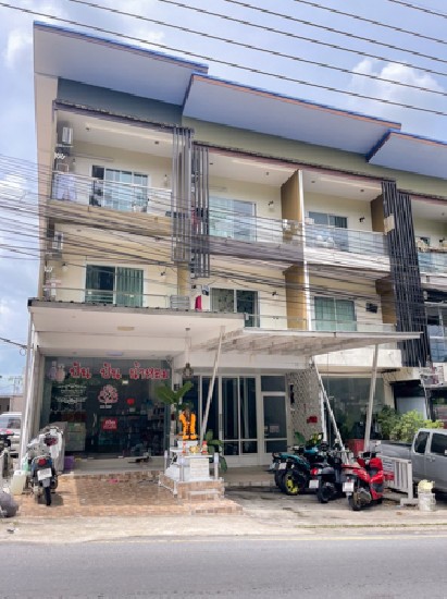 Building for sale - 3-story commercial building next to the main road. Soi Ban Don Inter Hospit