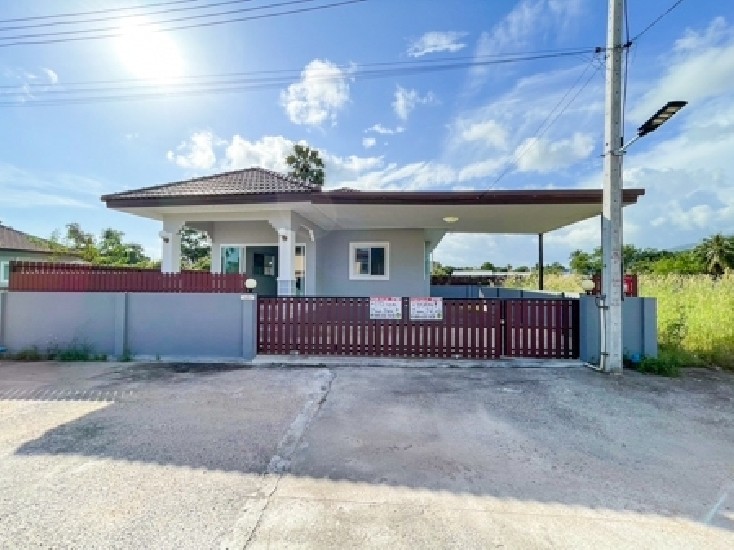 New house for sale in Na Muang zone, Koh Samui. Beautiful house, large area. The atmosphere is 