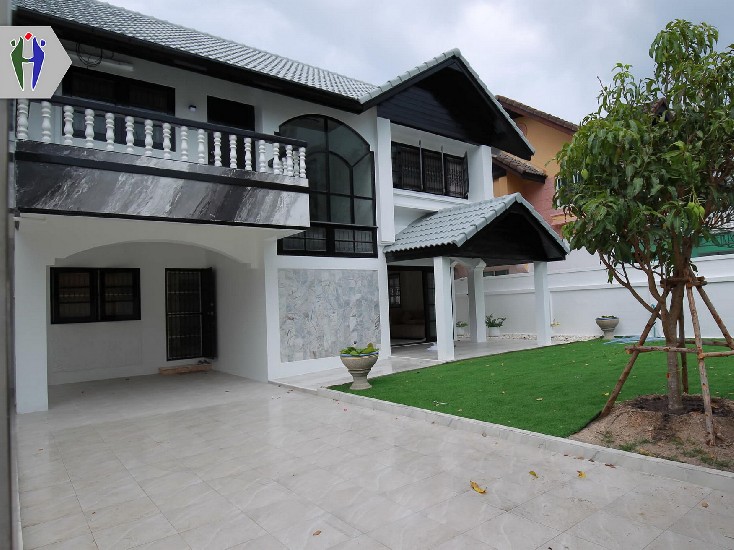 Single house 2 stories for rent at Naklue  North Pattaya