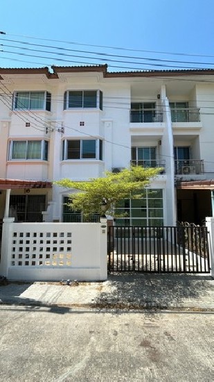 For Sale : Ratsada, 3-Story Townhouse, 3 Bedrooms 3 Bathrooms