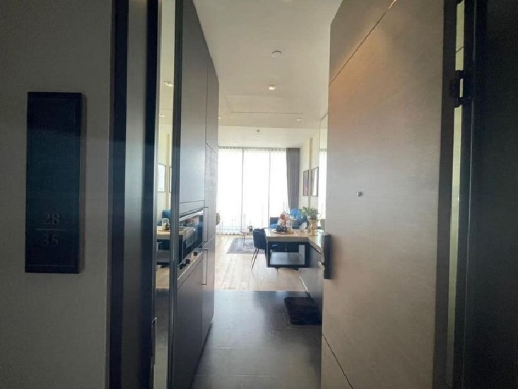 Condo For Rent "28 Chidlom " -- 1 Bed 60 Sq.m. 40,000 Baht -- High Rise condo, Super Luxury lev