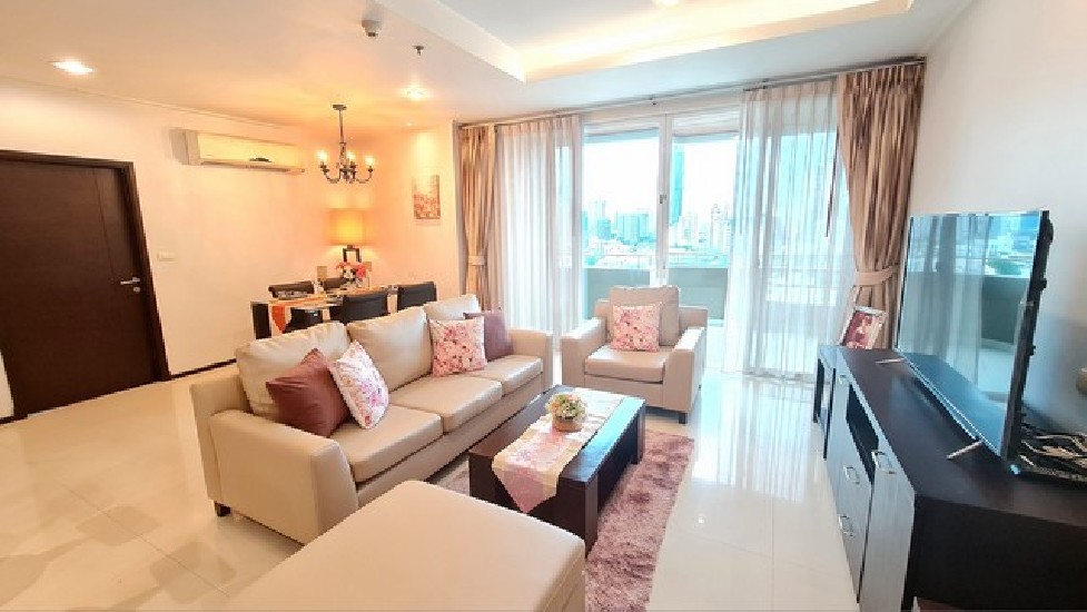 Condo For Rent "Piyathip Place Sukhumvit 39" -- 2 Beds 173 Sq.m. 78,000 Baht -- Beautiful and l