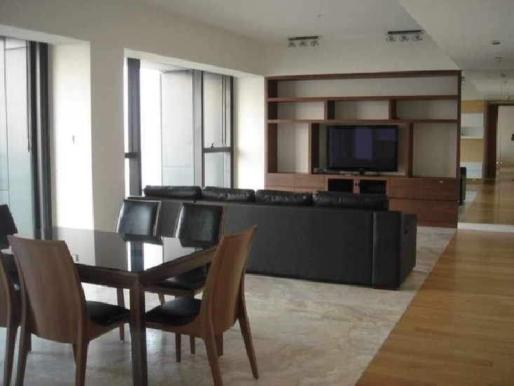 Condo The Met for Rent, near BTS Chong Nonsi and MRT Si Lom