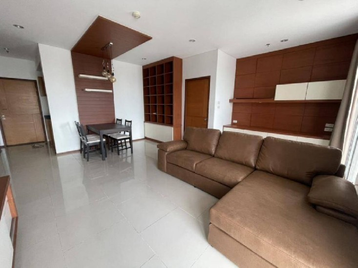  ͹ Villa Sathorn  84 . 2 beds 2 baths 1 living 1 balcony 1 parking space